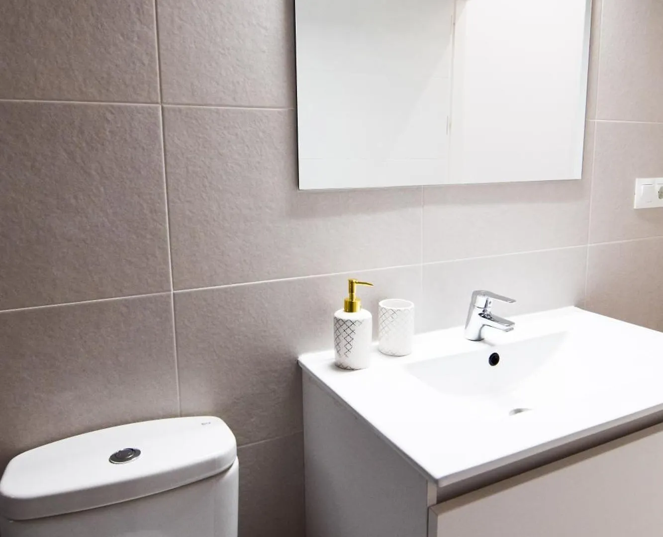 Letplanet Alteza Apartment Malaga 0*,